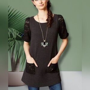 Anthropologie Houndstooth Tunic
Top. Size M # Host Pick &